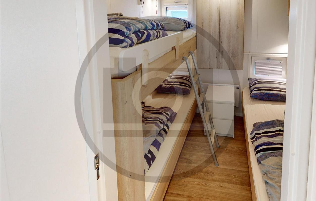 Stunning Ship In Aalsmeer With Kitchen Exterior foto
